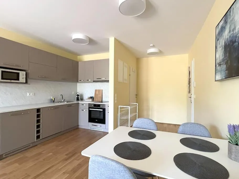 Vienna Urban Oasis Apartment
